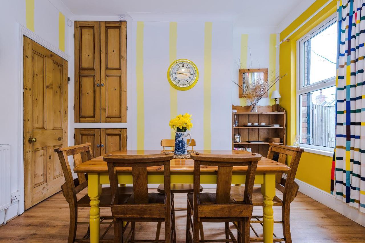 Вилла Cosy House With Garden & Parking, Шефилд Экстерьер фото