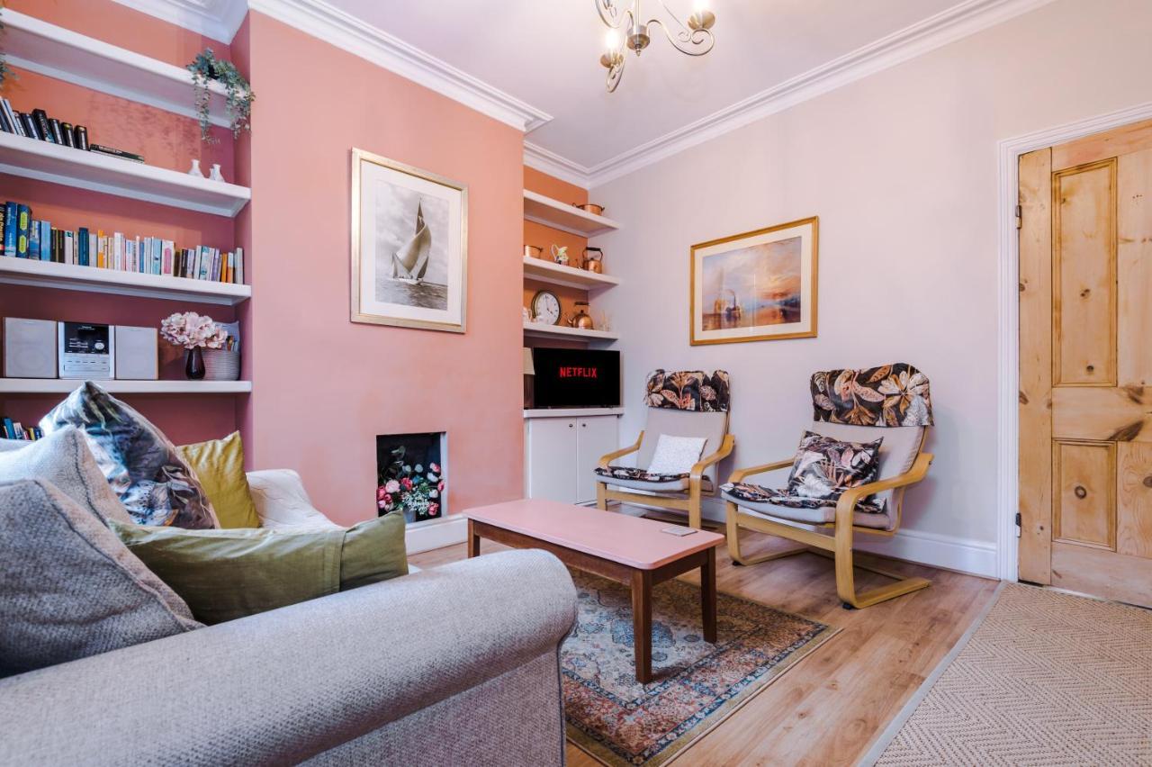 Вилла Cosy House With Garden & Parking, Шефилд Экстерьер фото