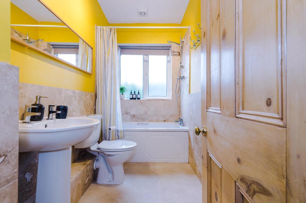 Вилла Cosy House With Garden & Parking, Шефилд Экстерьер фото