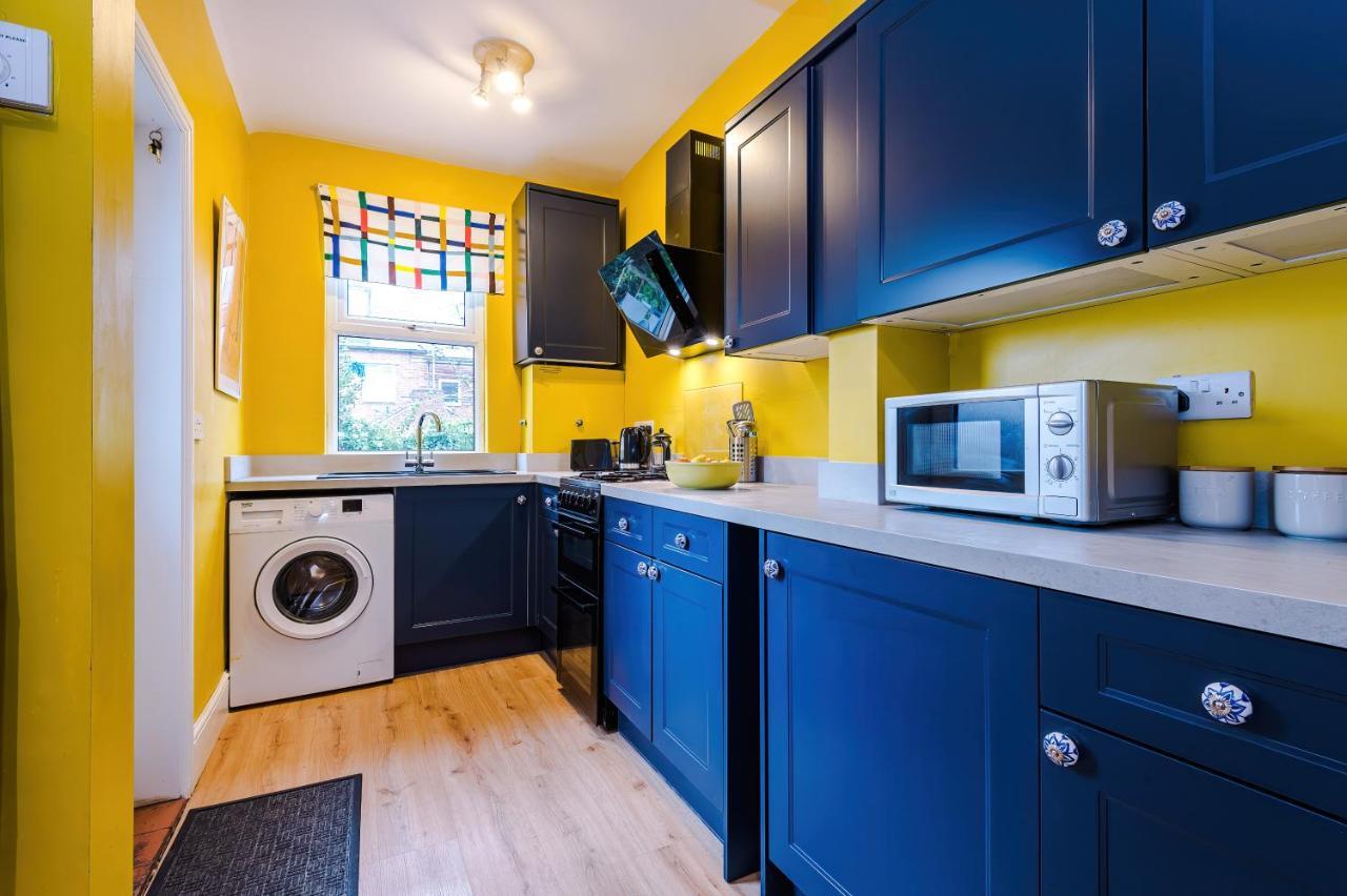 Вилла Cosy House With Garden & Parking, Шефилд Экстерьер фото