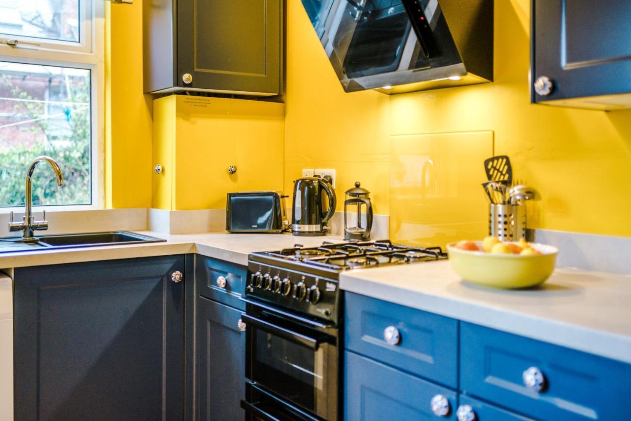 Вилла Cosy House With Garden & Parking, Шефилд Экстерьер фото